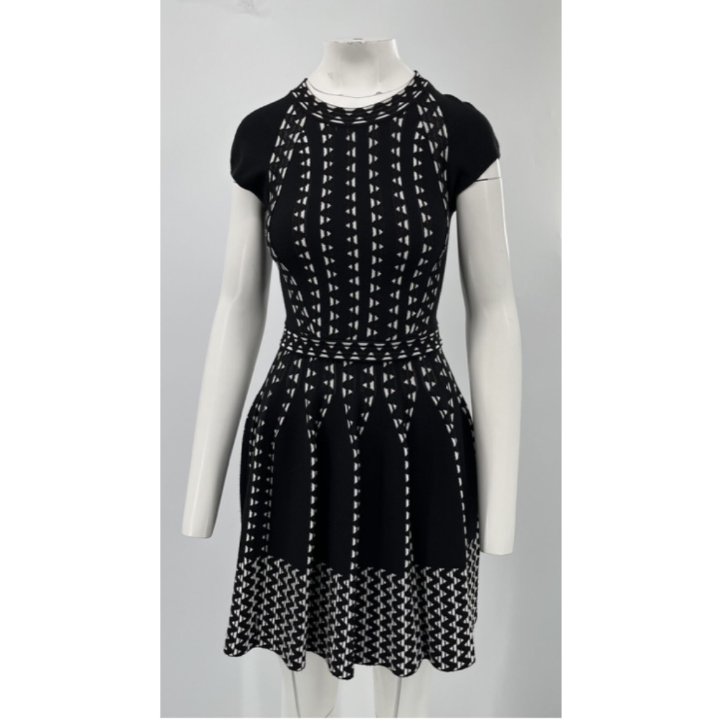 M Missoni Black Knit Short Sleeve Fit+Flare Dress W/ White Geometric Print Sz 38